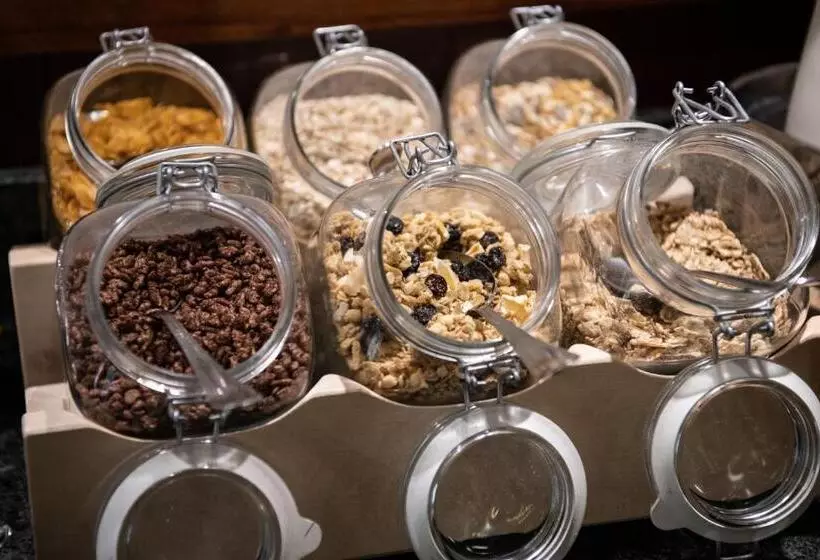 هتل Catalonia La Maquinista