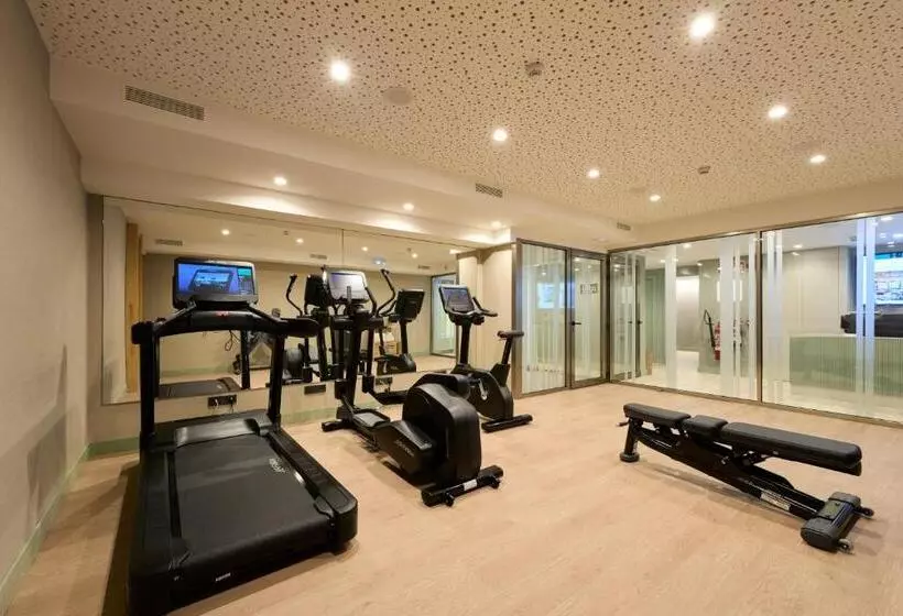 هتل Catalonia La Maquinista