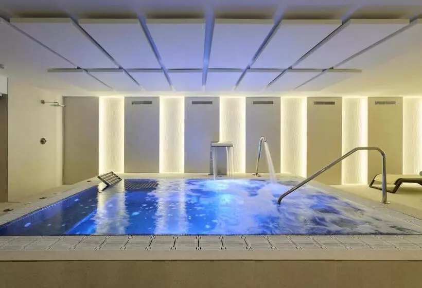 هتل Catalonia La Maquinista