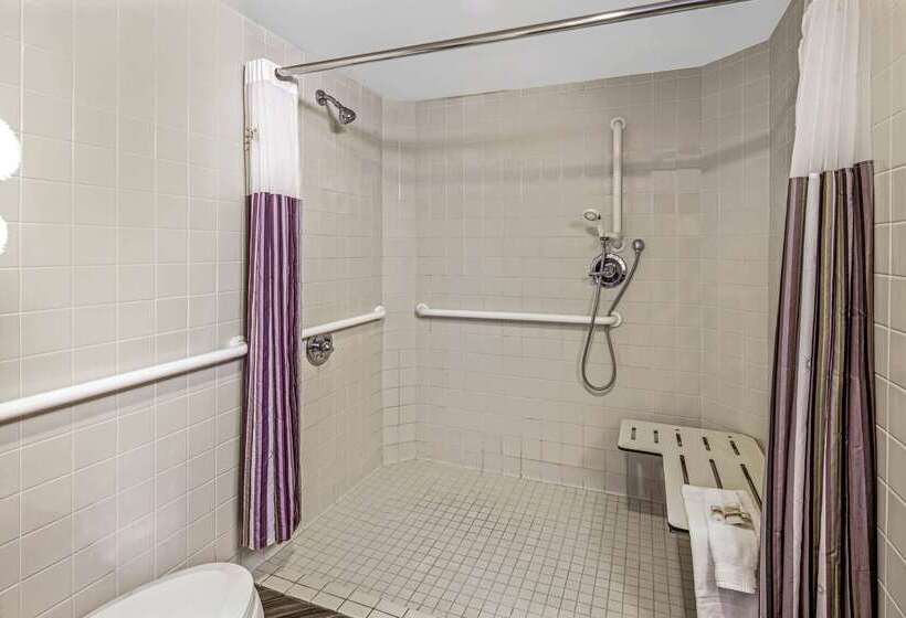 فندق La Quinta By Wyndham Anaheim