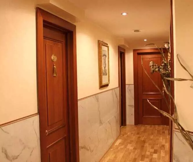 ホテル Luxury Rooms H 2000 Roma