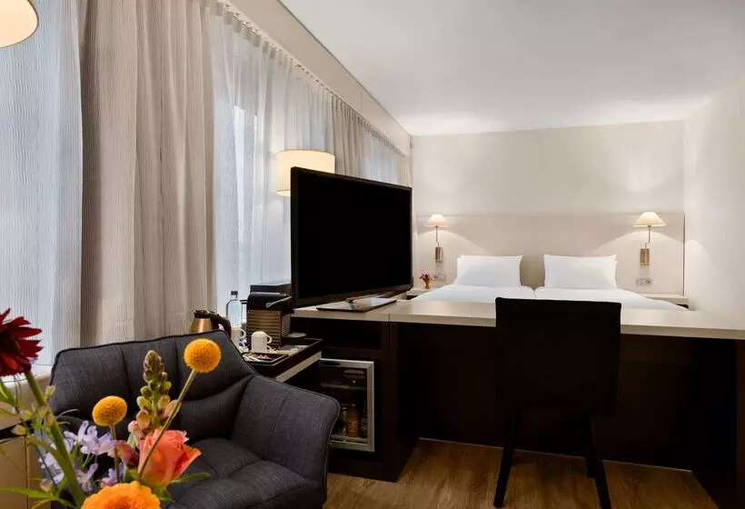 Отель NH Noordwijk Conference Centre Leeuwenhorst