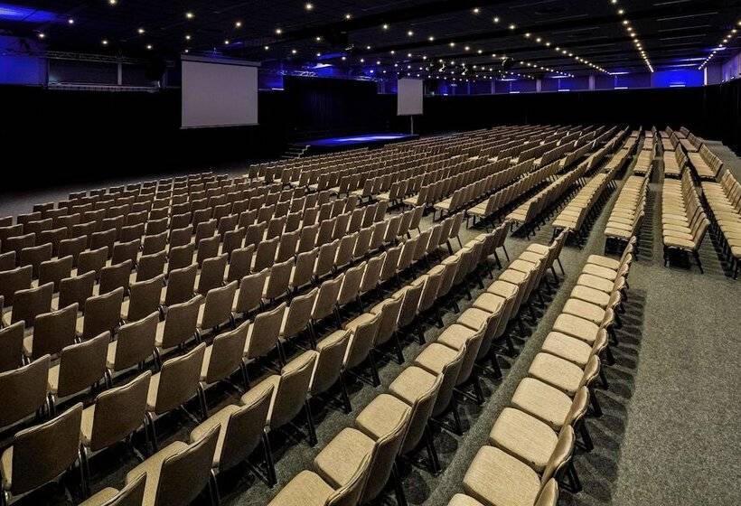 בית מלון כפרי NH Noordwijk Conference Centre Leeuwenhorst