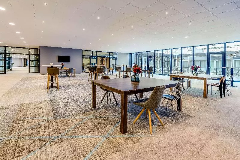 Отель NH Noordwijk Conference Centre Leeuwenhorst