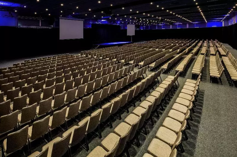 Отель NH Noordwijk Conference Centre Leeuwenhorst