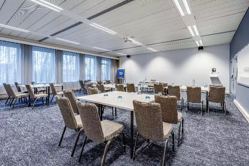 Отель NH Noordwijk Conference Centre Leeuwenhorst