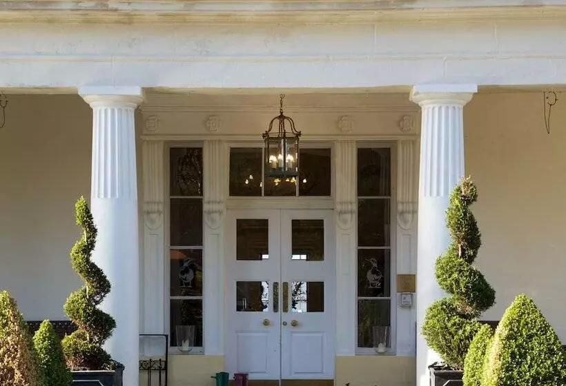 בית מלון כפרי Storrs Hall