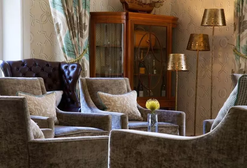 בית מלון כפרי Storrs Hall