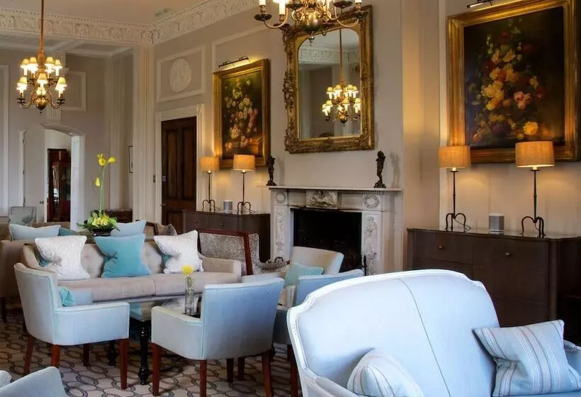 בית מלון כפרי Storrs Hall