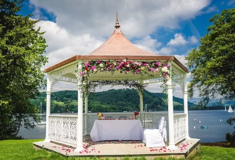 בית מלון כפרי Storrs Hall