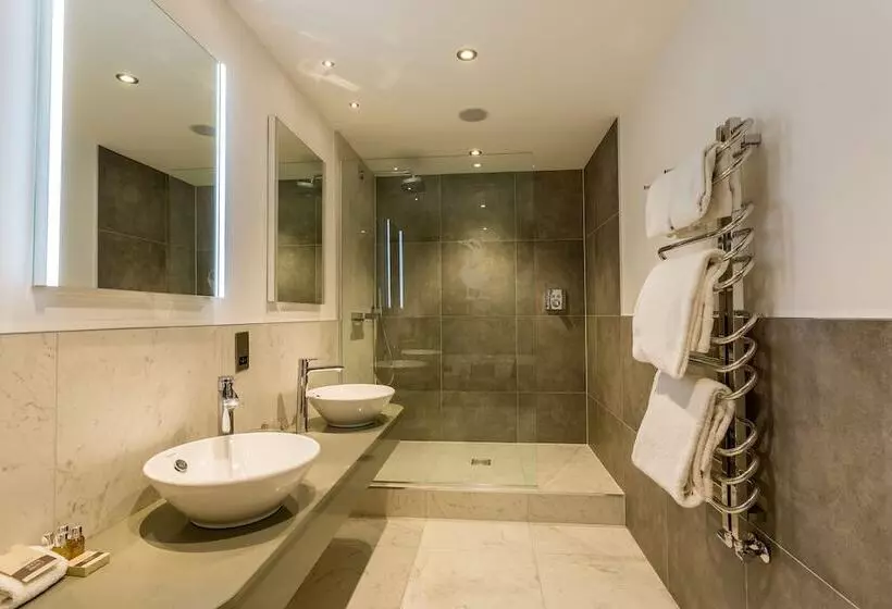 בית מלון כפרי Storrs Hall