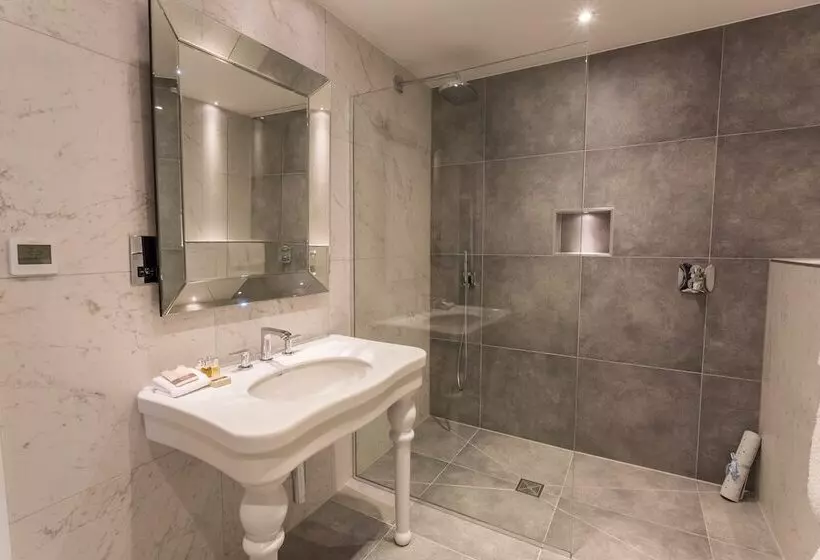 בית מלון כפרי Storrs Hall