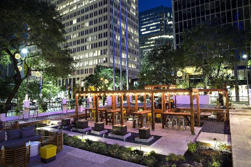 בית מלון כפרי The Whitehall Houston