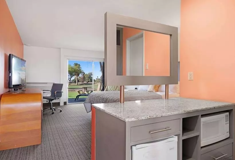 ホテル Ramada By Wyndham Holtville Golf Resort/el Centro