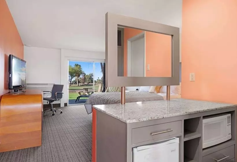 ホテル Ramada By Wyndham Holtville Golf Resort/el Centro