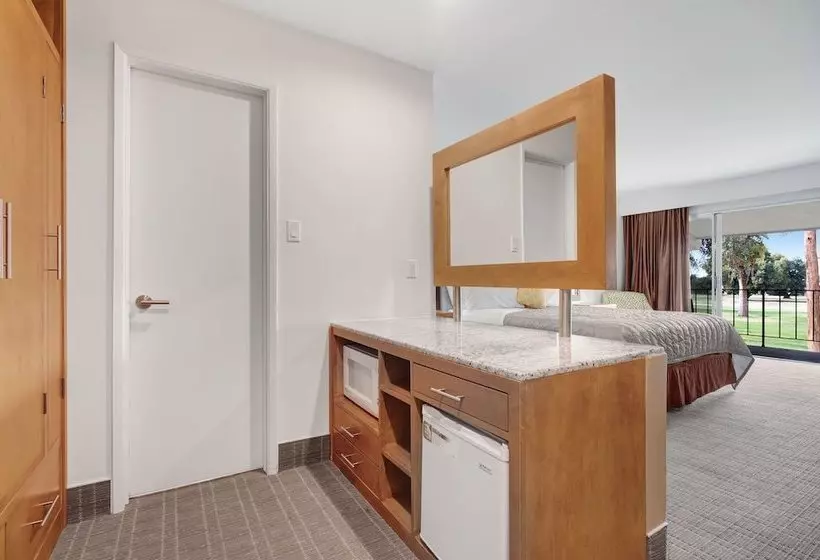 ホテル Ramada By Wyndham Holtville Golf Resort/el Centro
