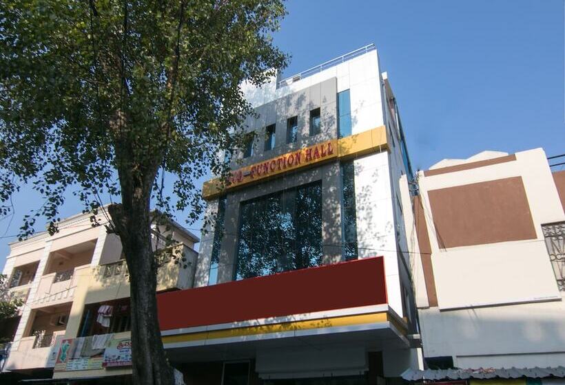 בית מלון כפרי Oyo 10811 Sri Sairam Residency