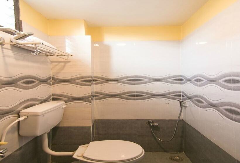 בית מלון כפרי Oyo 10811 Sri Sairam Residency