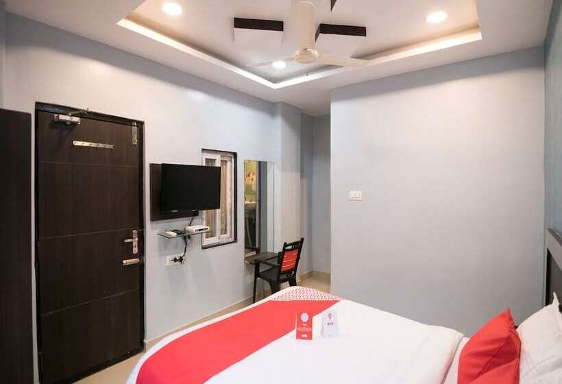 בית מלון כפרי Oyo 10811 Sri Sairam Residency