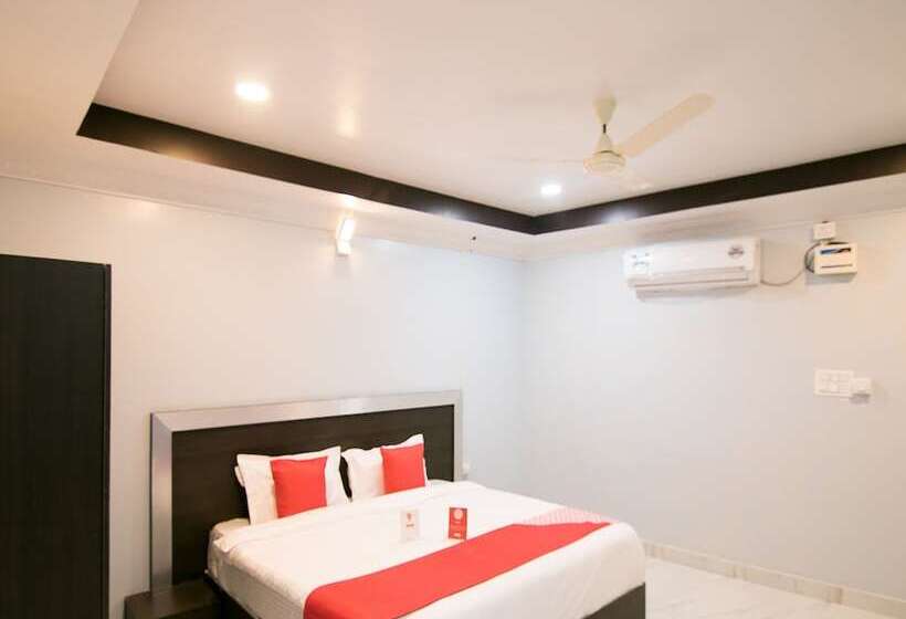 בית מלון כפרי Oyo 10811 Sri Sairam Residency