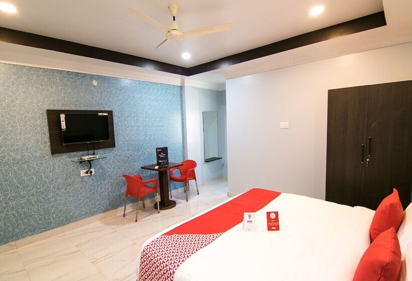 בית מלון כפרי Oyo 10811 Sri Sairam Residency