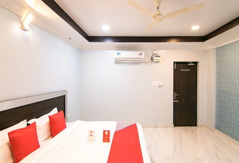 בית מלון כפרי Oyo 10811 Sri Sairam Residency