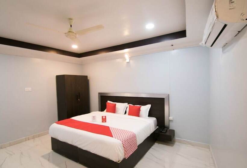 בית מלון כפרי Oyo 10811 Sri Sairam Residency