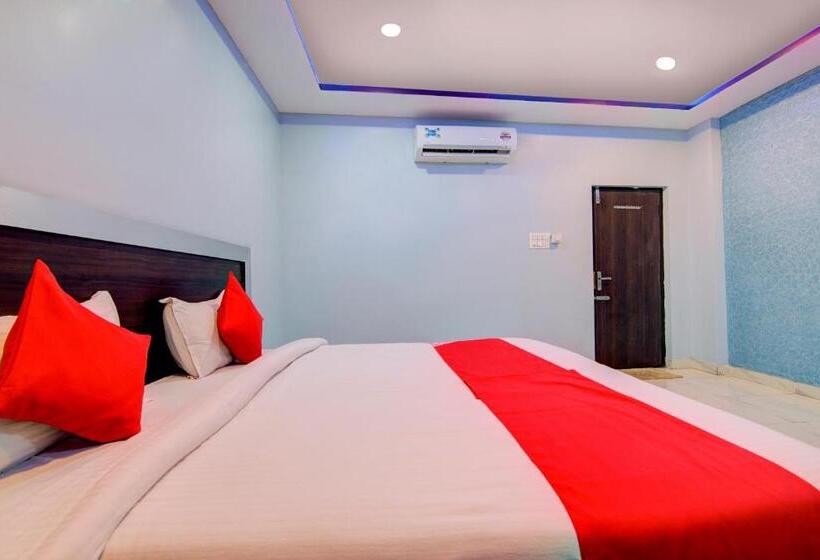 בית מלון כפרי Oyo 10811 Sri Sairam Residency