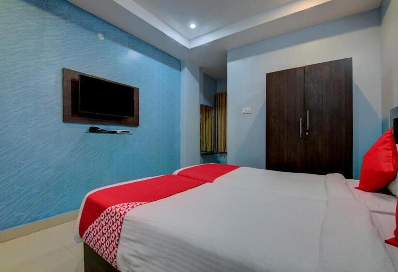 בית מלון כפרי Oyo 10811 Sri Sairam Residency