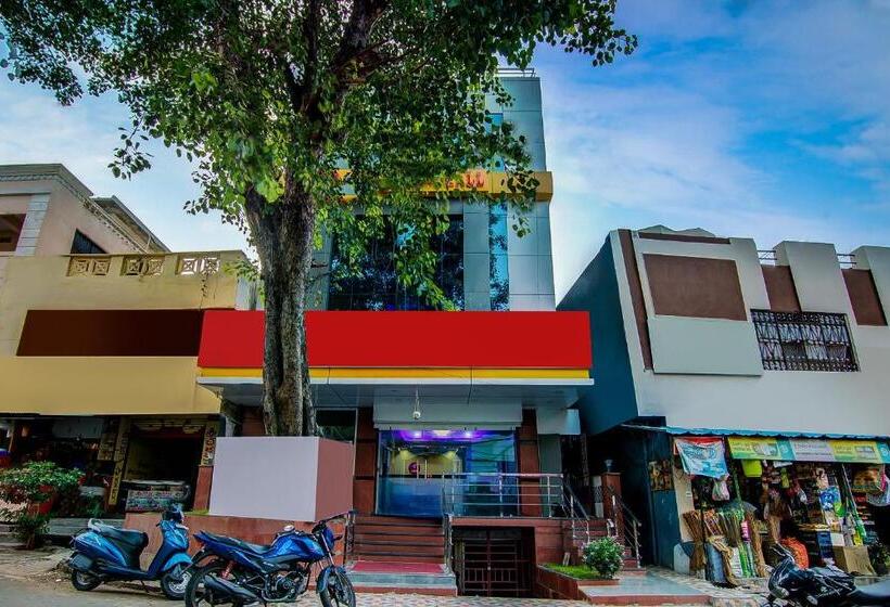 בית מלון כפרי Oyo 10811 Sri Sairam Residency