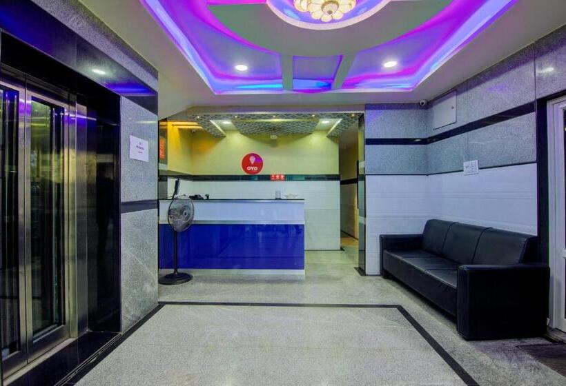 בית מלון כפרי Oyo 10811 Sri Sairam Residency