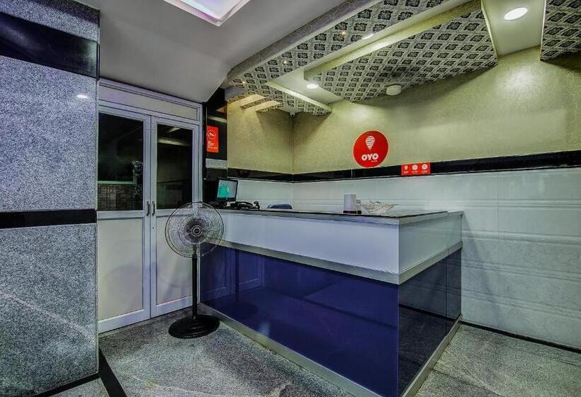 בית מלון כפרי Oyo 10811 Sri Sairam Residency