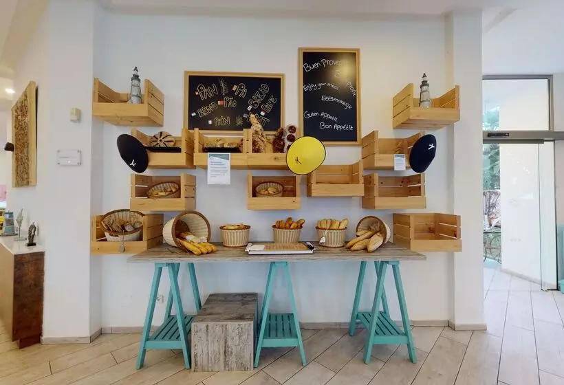 Tropic Garden Hotel Apartments