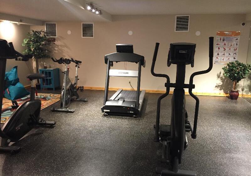 هتل Brewster Mountain Lodge