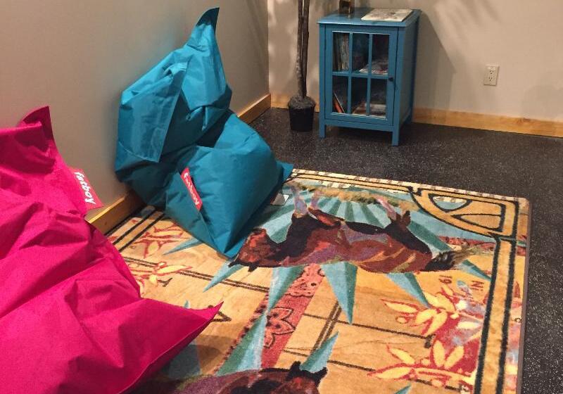 هتل Brewster Mountain Lodge