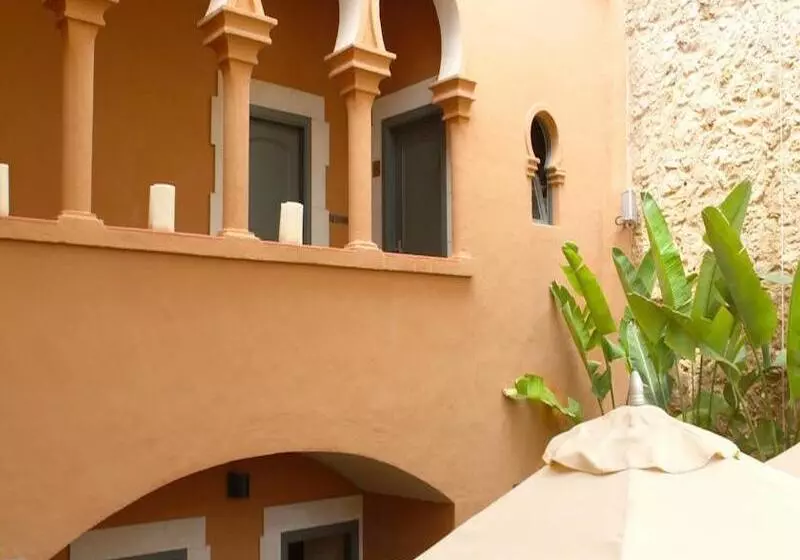 Отель Gran Claustre Restaurant & Spa