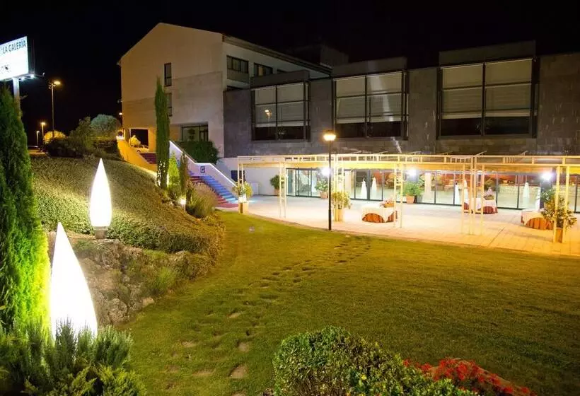 Отель Hq La Galeria