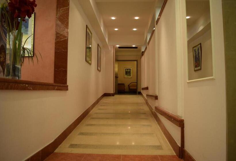 בית מלון כפרי President Pomezia