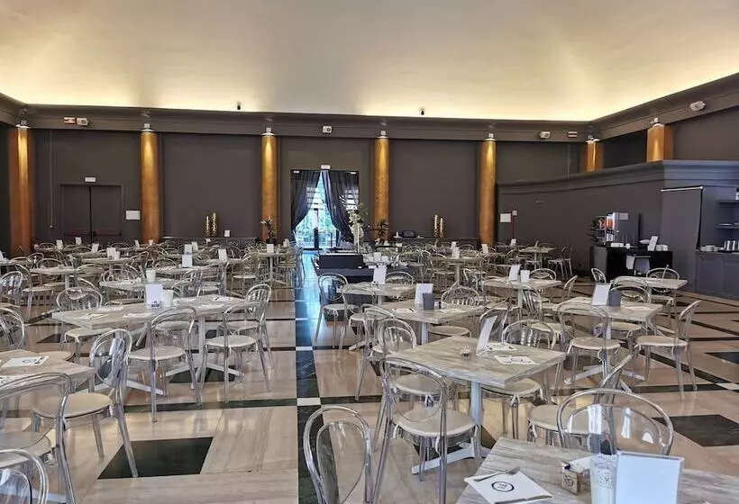 هتل Th Roma Carpegna Palace