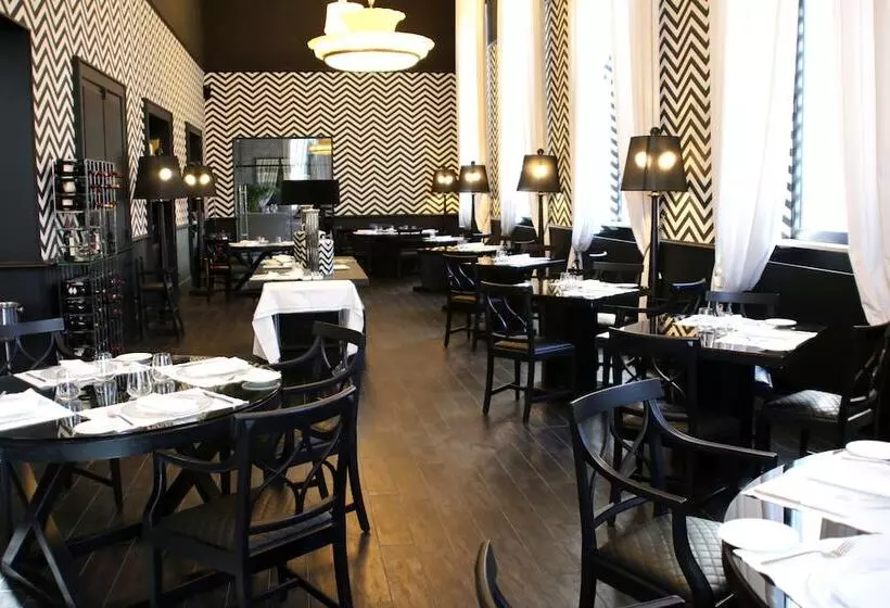 هتل Th Roma Carpegna Palace