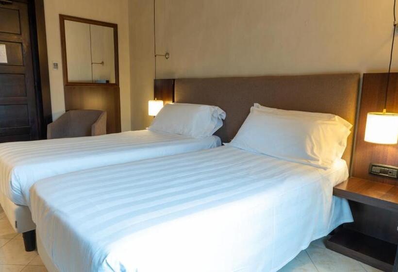 Hotel Th Roma Carpegna Palace