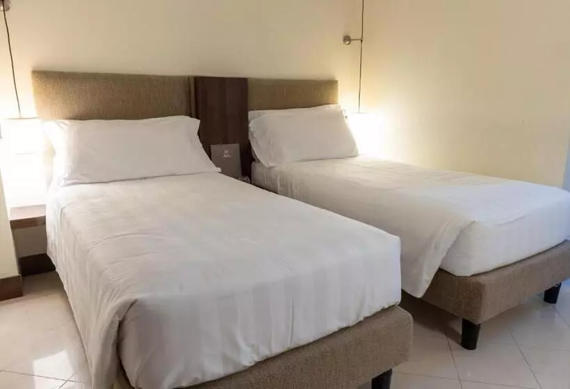 هتل Th Roma Carpegna Palace