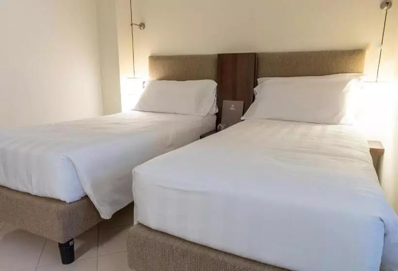 هتل Th Roma Carpegna Palace