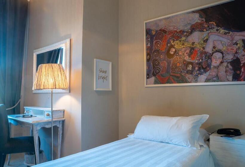 Hotel Th Roma Carpegna Palace