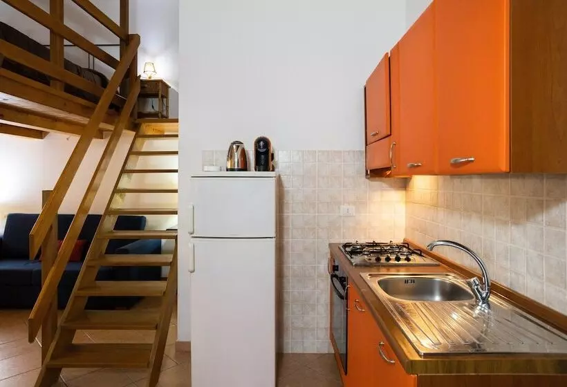 Hola Cathedral House