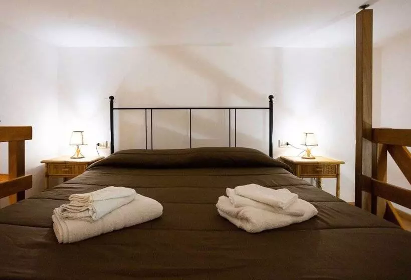 Hola Cathedral House