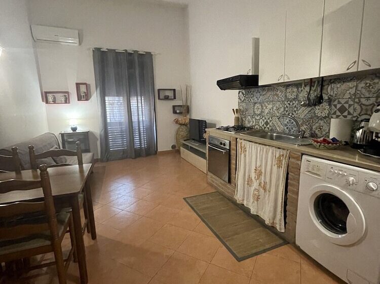 Hola Cathedral House