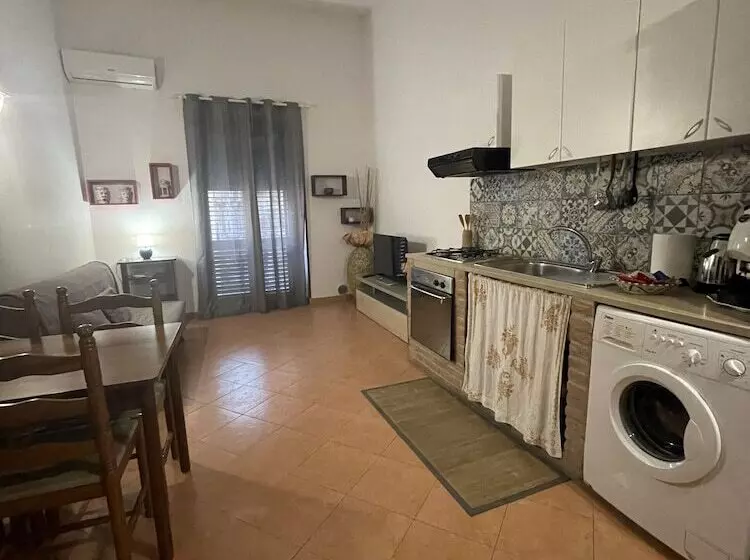 Hola Cathedral House