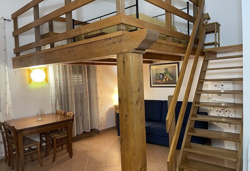 Hola Cathedral House