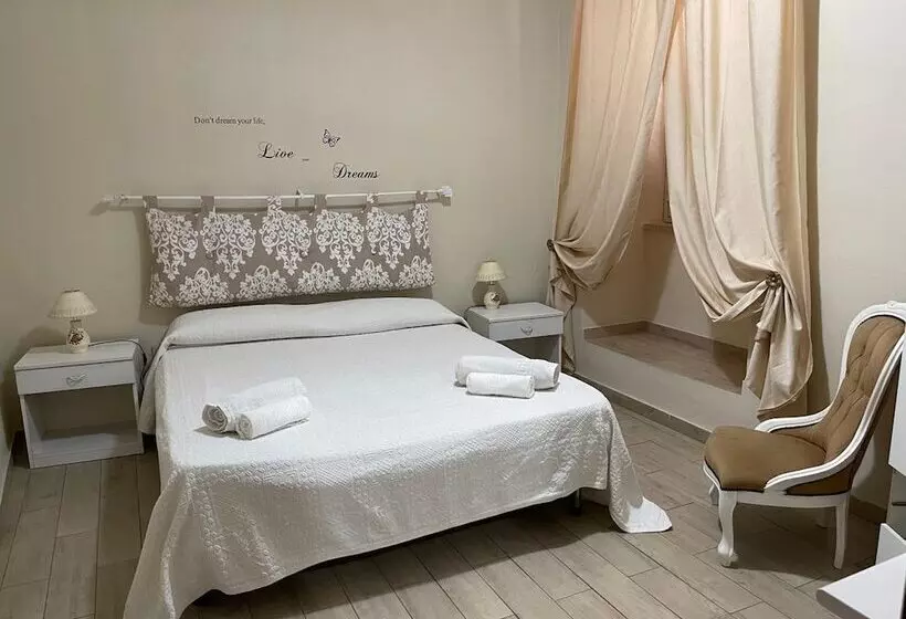 Hola Cathedral House